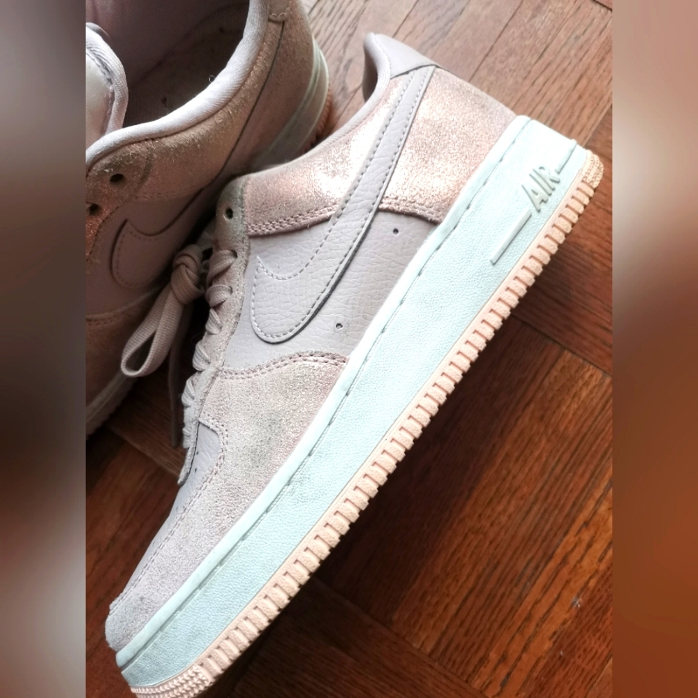 NIKE AIR FORCE 1 WOMEN'S ROSE GOLD Glittery SIZE 7.5